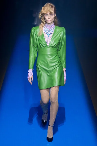 Look 72